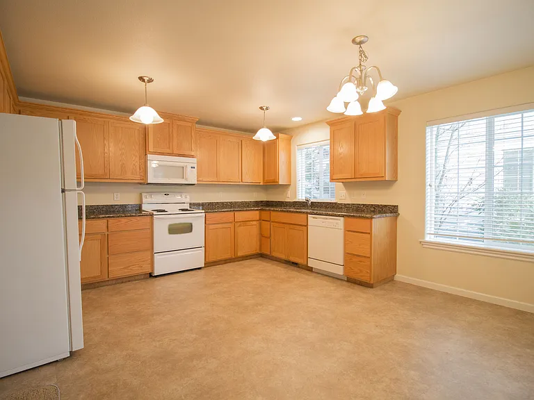 2545 Corona Ave #A — Photo 16