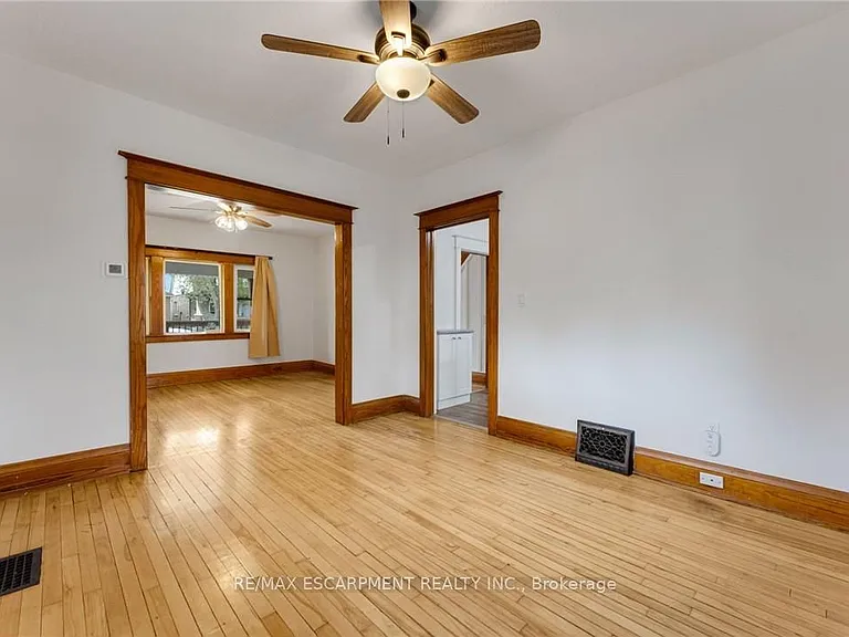 112 Oakland Ave — Photo 9