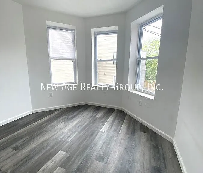 906 N 41st St #2 — Photo 8