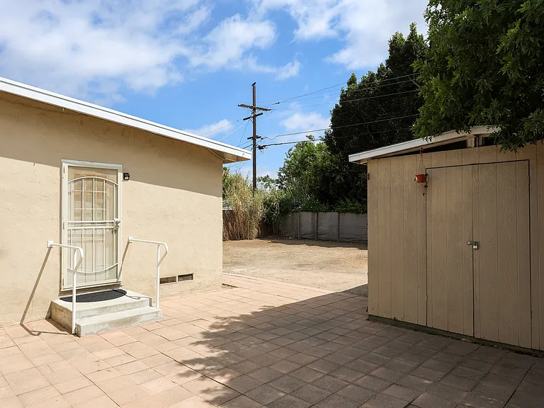 6551 Lemarand Ave — Photo 12