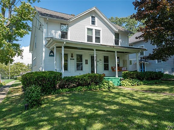 2nd image of 61 Lake St