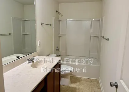 944 Avondale Dr — Photo 10