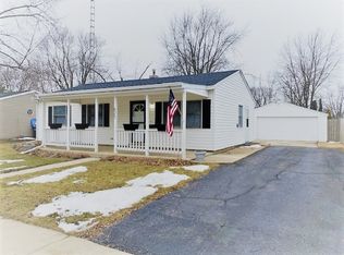 621 Fairlane Ave, Dekalb, IL 60115