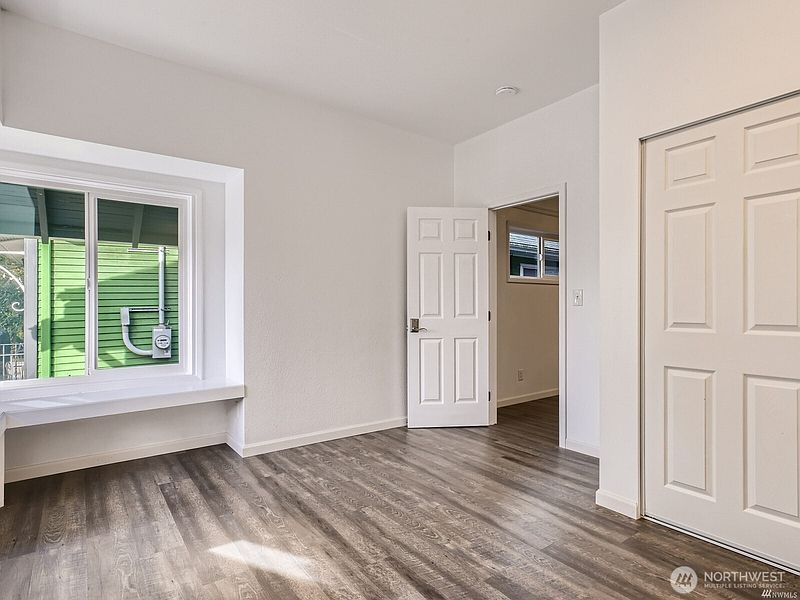 5th image of 5242 11 Avenue NE