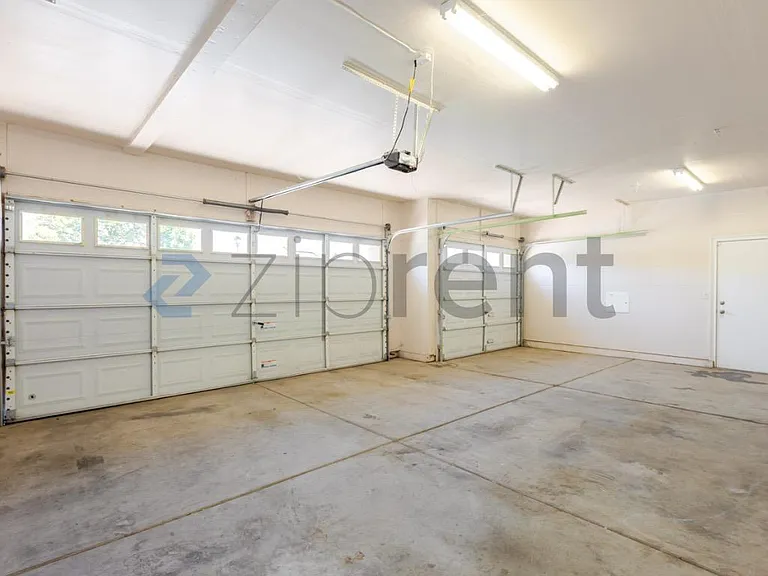 5609 Freestone Dr — Photo 33