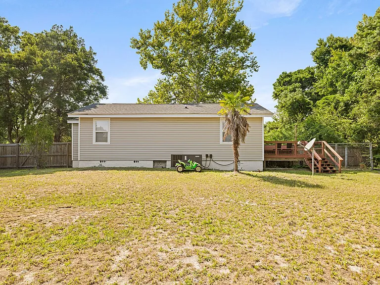 682 E Ocean Rd — Photo 19