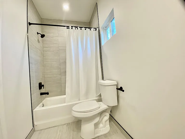 606 W Dryden St #A — Photo 7
