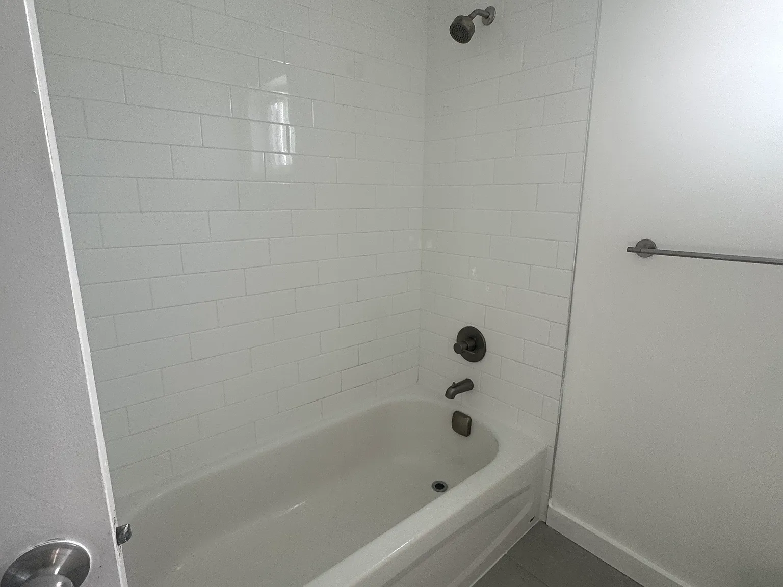 2 bed, 950 sqft, $2,000 — Photo 4