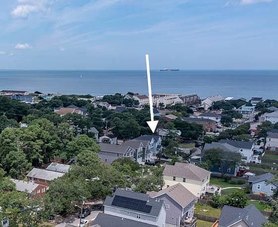 1st image of 9567 13th Bay St