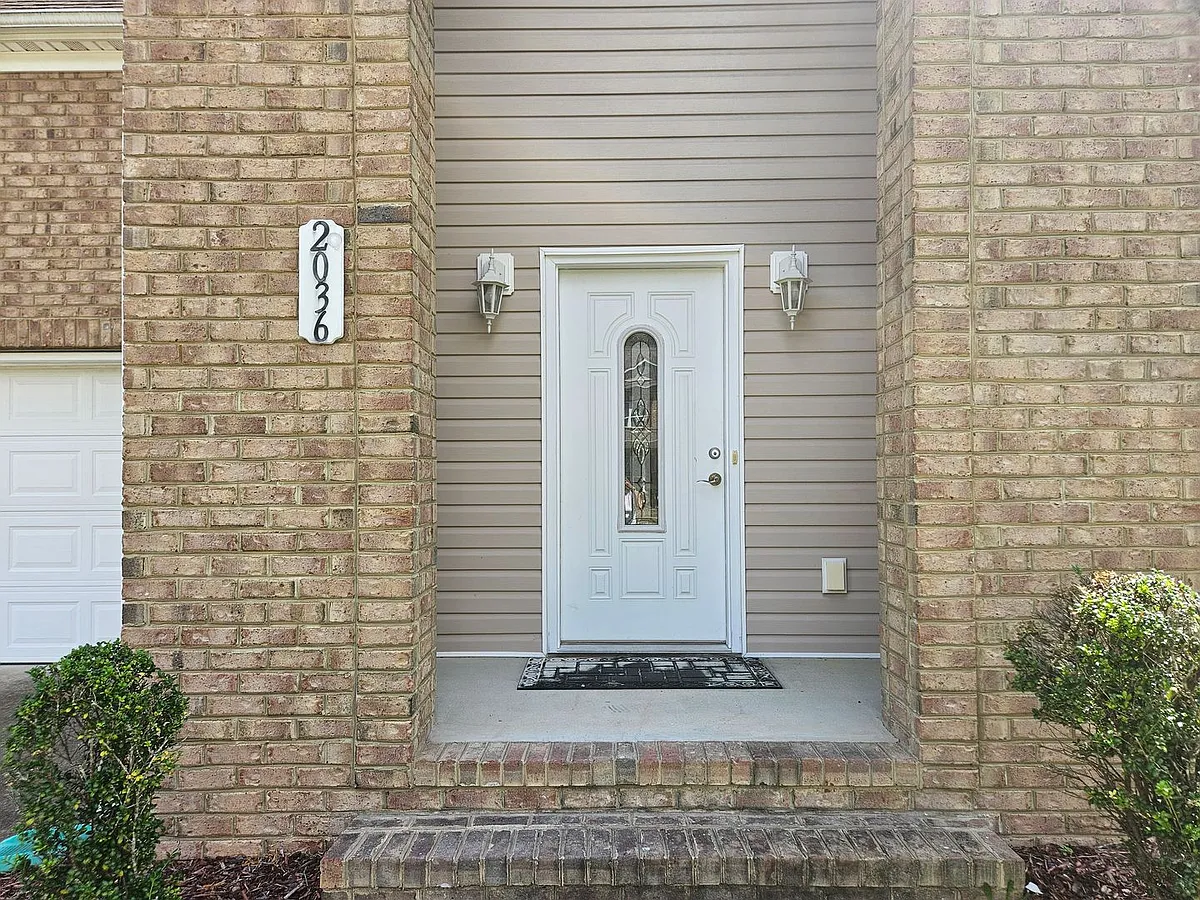 Building Photo - 2036 Sweetwood Dr