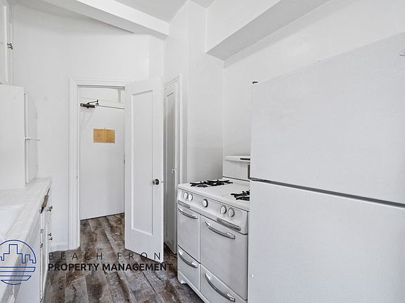 5th image of 512 S Hobart Blvd APT 101