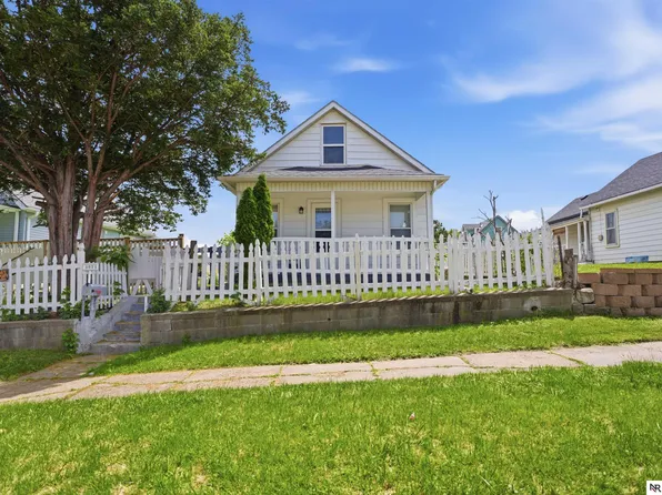 3621 V St, Omaha, NE 68107