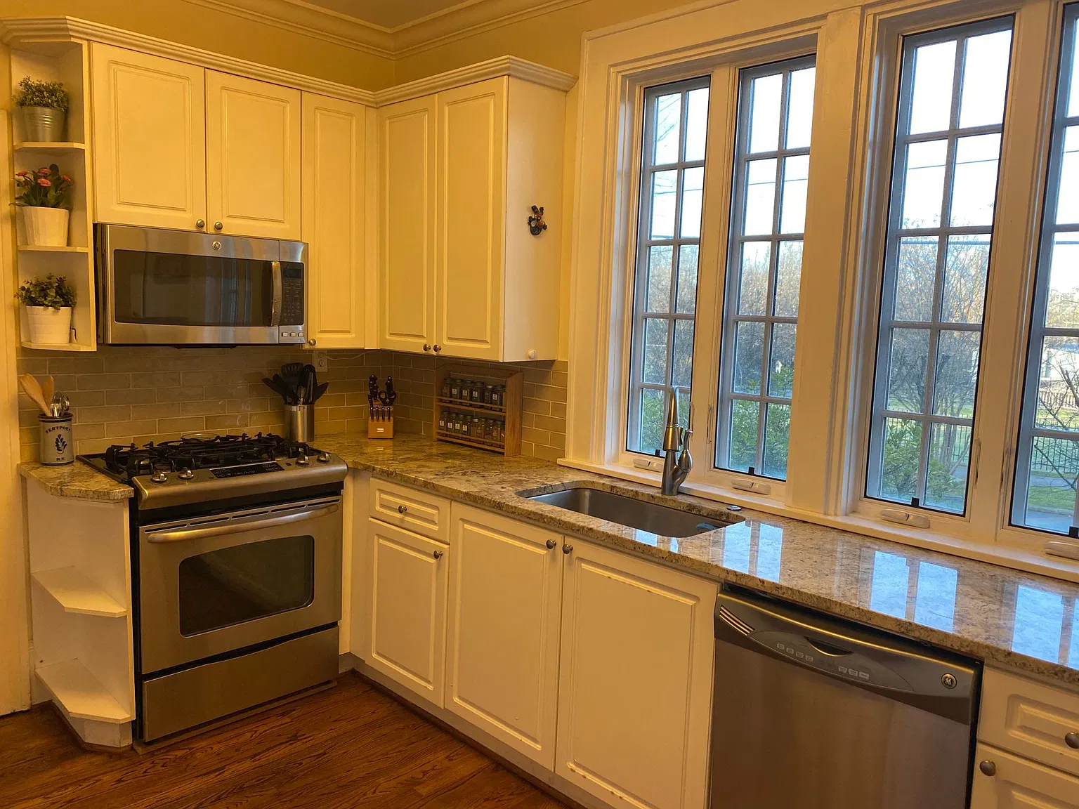 2 bed, 1600 sqft, $3,695 — Photo 4