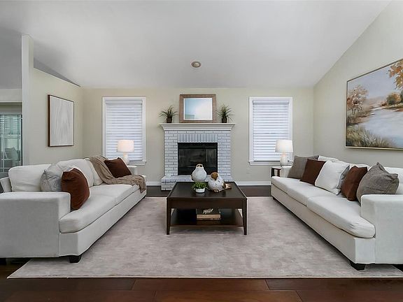 4th image of 248 Cherrywood Parc Dr