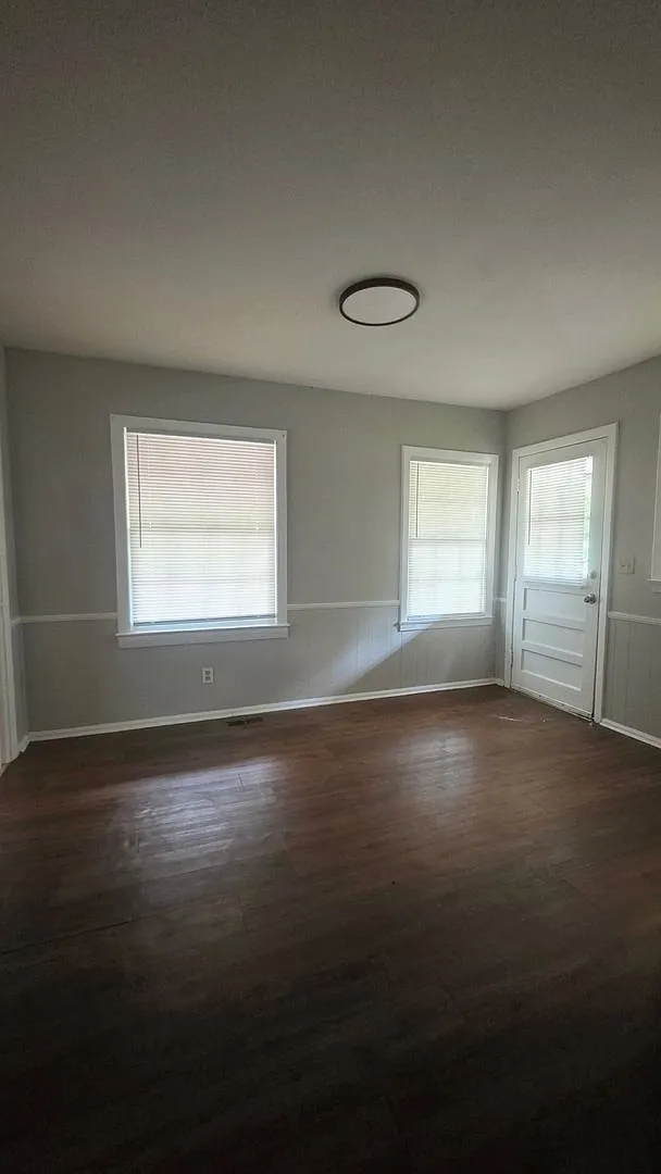 Nice Brick Home With Fenced Yard — Photo 4