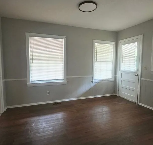 211 Edison Dr — Photo 4