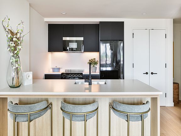 3rd image of 11 Ocean Pkwy #428
