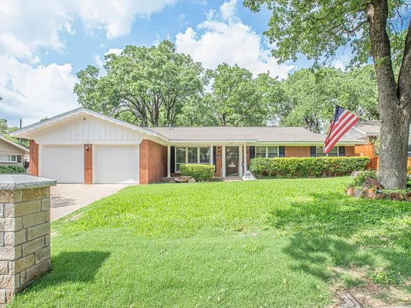 712 Joanna Dr, Hurst, TX 76053
