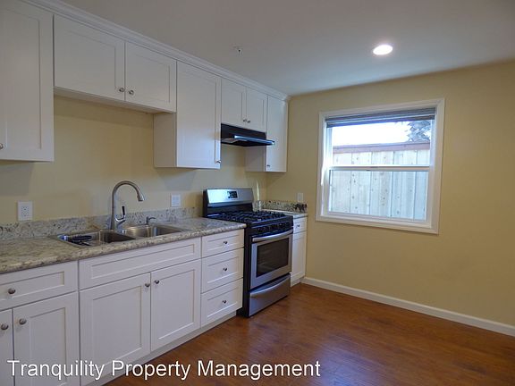 4th image of 2633 E St