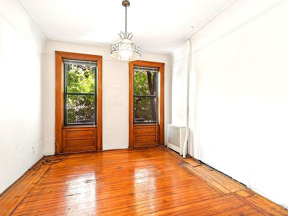 3rd image of 148 E 83rd St APT 2E
