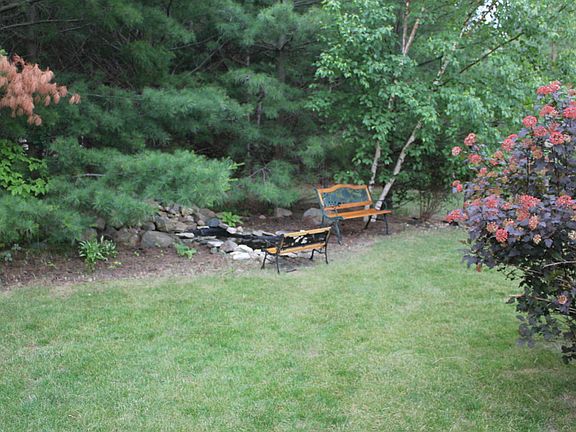 3rd image of 3861 Pawnee Dr SE