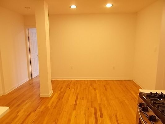 4th image of 356 Saint Johns Pl #B2