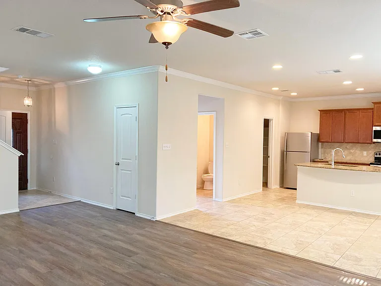 164 Golden Eagle Ln — Photo 1