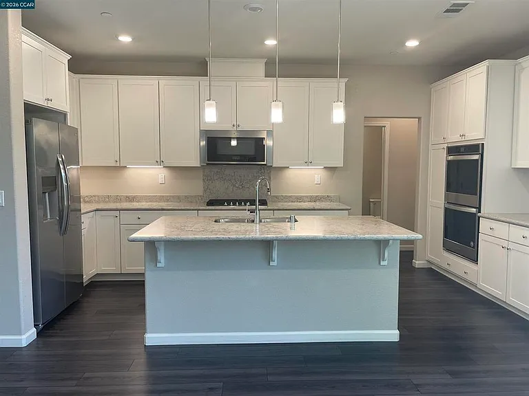 777 Country Club Dr — Photo 4