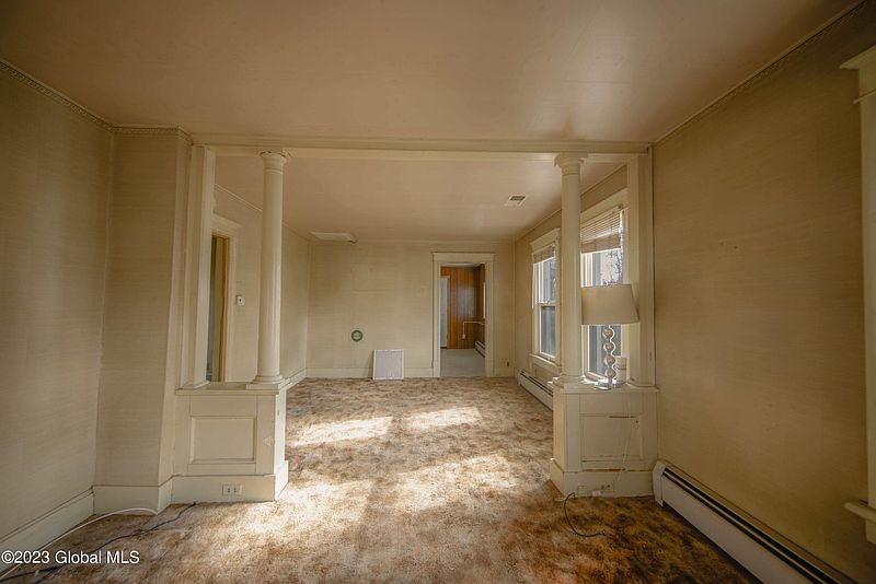 3rd image of 567 Saratoga Street