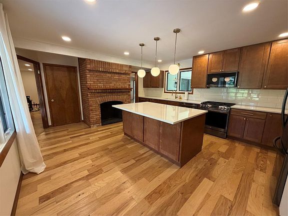 5th image of 225 Corydon Road