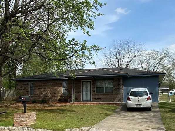 102 N 36th St, Van Buren, AR 72956