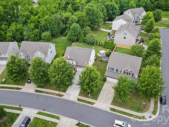 3rd image of 7119 Hermiston St