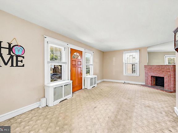 3rd image of 112 Ardmore Ave