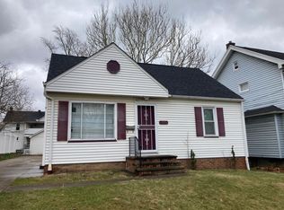 5173 Greenhurst Dr, Maple Heights, OH 44137