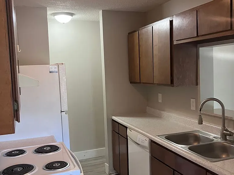 3161 Ridge Ave — Photo 8