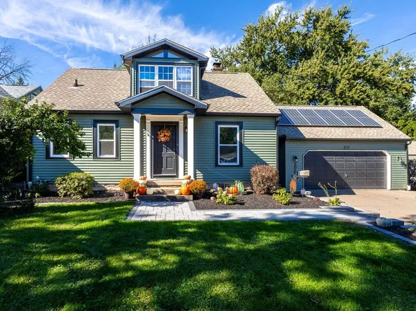 2610 Jersey Ridge Rd, Davenport, IA 52803