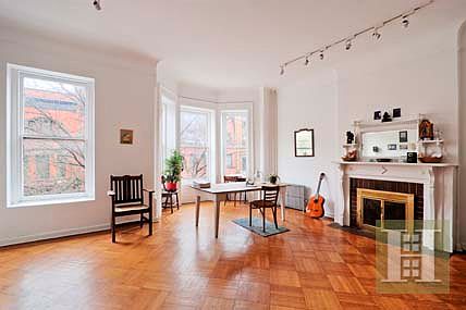 1st image of 22 Montgomery Pl APT 3