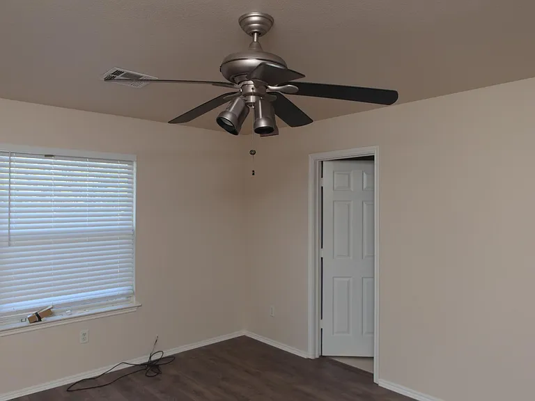 1600 Quarry Dr — Photo 28
