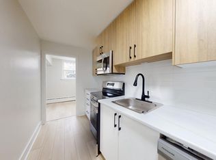 240 Stewart St #22, Ottawa, ON K1N 6K2