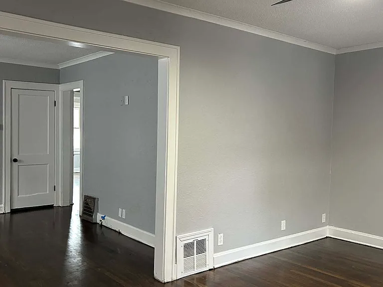 5831 Euclid Ave — Photo 6
