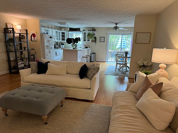 3rd image of 1110 Red Leaf Ct NW