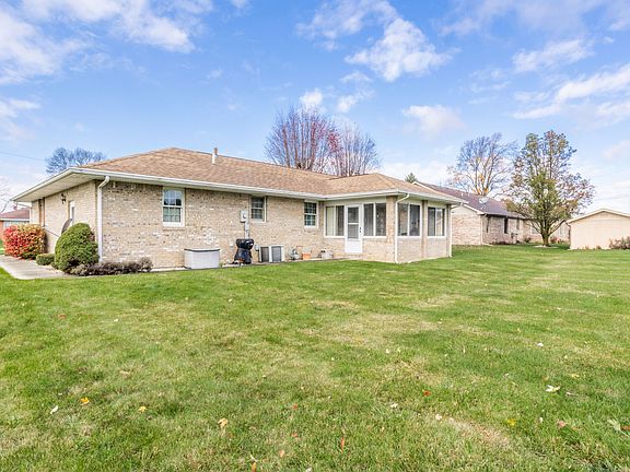 4th image of 207 Orchard Ln