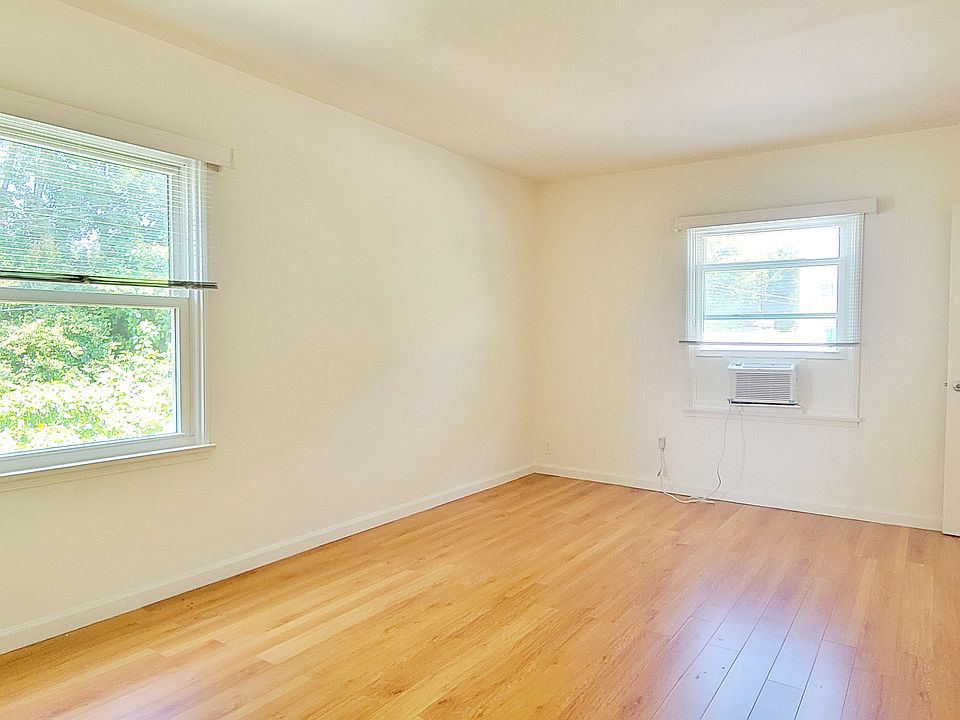 1st image of 4925 Beverly Blvd APT 21