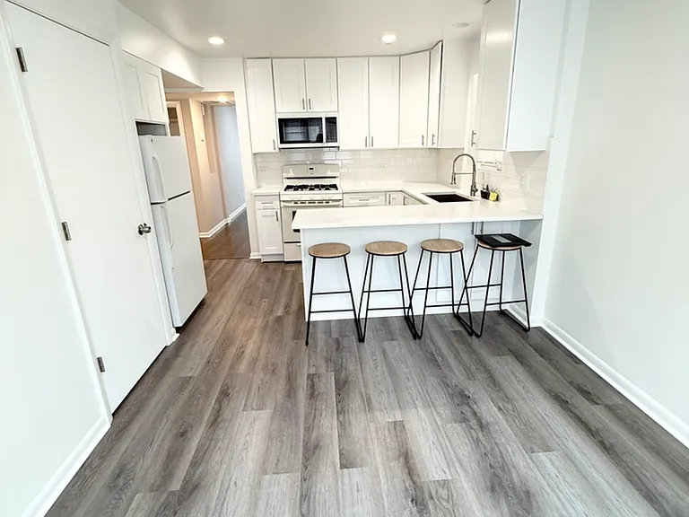 2433 N 78th Ave #2 — Photo 6