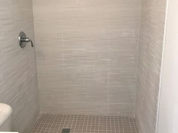 3rd image of 2523 NE 183rd St #A