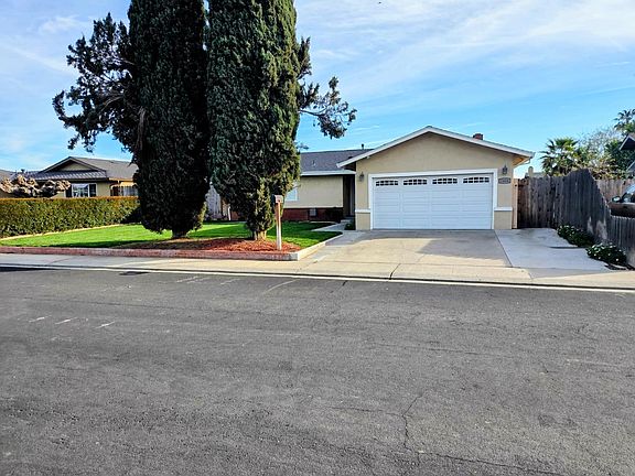 2nd image of 1404 Solar Avenue