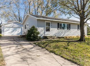 2901 1st St, Marion, IA 52302