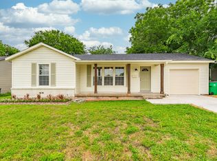 3605 Swan St, Haltom City, TX 76117