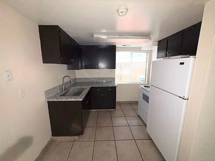 900 Eden Ct #10 — Photo 6