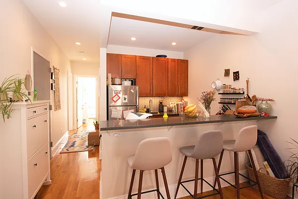 Rented by R New York | media 26